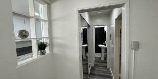 4854-4860 Hazeltine Apartments Gallery 22