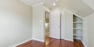 1 Month's Free Rent - 5 Bedroom Home Between 12 South and Oak Hill Gallery 26