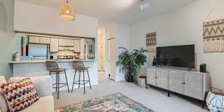 Urban Oasis: Cozy Furnished 1 BDR in Boulder Gallery 12