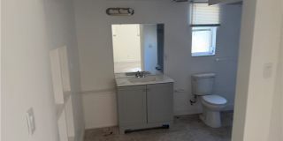 2713 Adams Street W Gallery 8