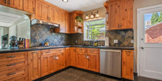 Old Southwest 2 bed / 1 bath / 1 car garage REMODELED & Move In Ready Gallery 8