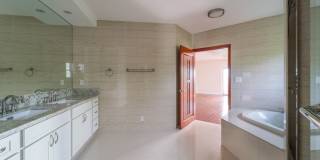 Large and Spacious 4 Bed 4 Bath | 2004 Skyline Dr | $7800 Gallery 29