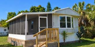 Remodeled 2BR/1BA Mobile Home with Huge Covered Porch! Gallery 1