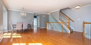 2209 COMMISSARY Circle Gallery 23