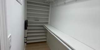 910 W Hallam Street unit: 12 Gallery 23