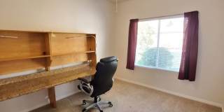 3 Bedroom, One Level Furnished Home in Emerald Ridge Gallery 29