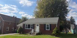Beautifully Updated Brick Ranch for Rent – Perry Township! Gallery 1