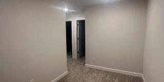 Room in 3 Bedroom Home at Memorial Pkwy Gallery 12