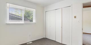 3 bedroom ranch $1300 - Lease Special Gallery 17