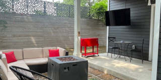 Beautiful 2 bedroom/2.5 bath in the heart of East Austin Gallery 4