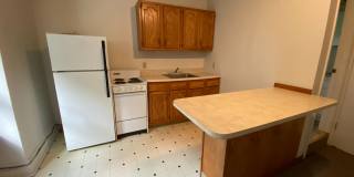 Spacious 1 Bedroom Apartment in South Oakland! Call Today to Schedule an Appointment! Gallery 1