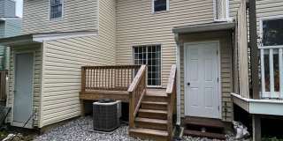 Stunning 2 Bed, 2 1/2 Bath Townhouse Available Now Stunning 2 Bed, 2 1/2 Bath Townhouse Available Now Gallery 31