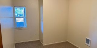 Updated 3-bedroom, 1 bath triplex in Springfield! Gallery 19