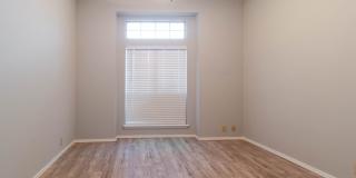 Spacious 3BD/2BTH In Yukon Gallery 10