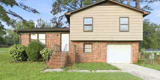 3-Bedroom, 2 Bath Single Family for Rent in Jonesboro, GA | 1-Car Garage Parking | Fenced yard Gallery 1