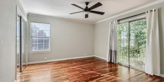 Beautifully partially furnished townhome in Las Vegas Country Club Gallery 9