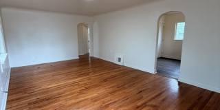 1906 8th Street Gallery 6