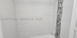 6746 NW 188th Ter Gallery 15