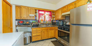 792 Washington Avenue Gallery 7