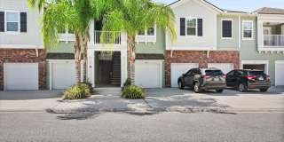 Condo in Greenstone at Aberdeen! Gallery 1