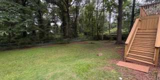 Spacious Living in a Great Location Gallery 15
