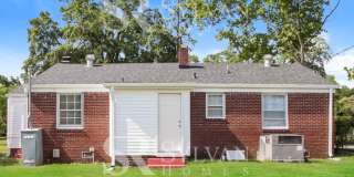 2424 Paxton Street Gallery 14