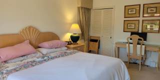 Short term starting Jan. 1, 2027 only BIRD KEY Large 4/3 canal home with heated pool Gallery 17