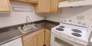 2 Bed/1 Bath overlooking Iuka Ravine Gallery 7