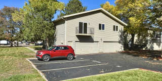 Charming 2BR Townhome in Lakewood Gallery 1