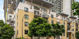 Modern 2-Bedroom Condo with Premium Amenities in Downtown San Diego Modern 2-Bedroom Condo with Premium Amenities in Downtown San Diego Gallery 1