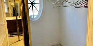 1607 SENECA Avenue Gallery 22