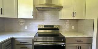 Updated 3 Bedroom House on the Eastside Gallery 17