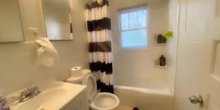 1005 Hampton Street Gallery 12