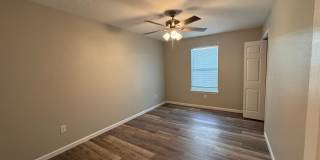 3 bed 2 bath Duplex. Gallery 21