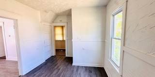Charming 4-Bedroom Property in Prime Location Gallery 13