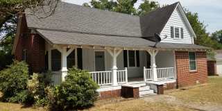 Come look at this 3-bedroom 1-bathroom home Gallery 1