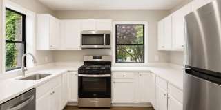 2026 Move-In Special – $500 LEASE SIGNING BONUS!! Spacious 3BR Condo in Buena Vista – In-Unit Washer/Dryer + Move-In Ready!! Gallery 1
