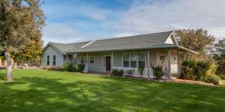 Country Home for Rent on Acreage | 3.5 Acres, 3 Car Garage, Deck, Pet Friendly Gallery 1