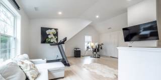 28 Oak Street Gallery 37