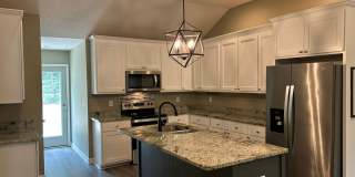 Country Living with Modern Comforts- 3 Bedroom, 2 Bathroom Gallery 5