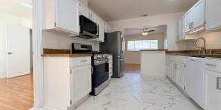Welcome to the Oaks Charming 3-Bedroom Home in a Private Oasis Setting Gallery 1