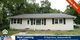 Charming 3 BD/2 BA Home Just 2 Miles from Camp Lejeune Main Gate Gallery 1