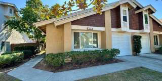 Spacious 3 bedroom plus bonus room in Paradise Hills! Gallery 1