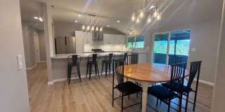 Gorgeous Four Bedroom / Two Bathroom On Usable Acreage Gallery 1