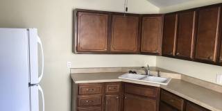 Charming 2-Bedroom Unit in Quiet Moline Location Gallery 5
