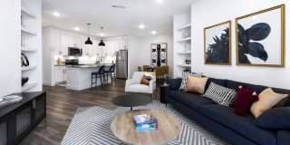 36 Comal Street Gallery 19