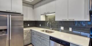 Eviva Midtown Gallery 35