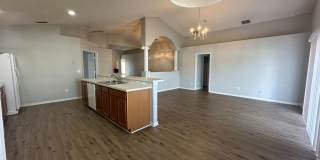 Spacious 3 bedroom, 2 bath home with a den! Gallery 9