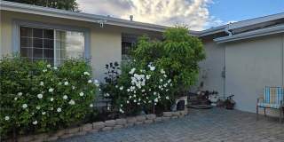 6601 Woodlake Avenue Gallery 11