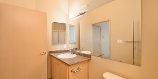 Spacious 2BR/1.75BA Condo in Convenient Location (Central District) Gallery 16